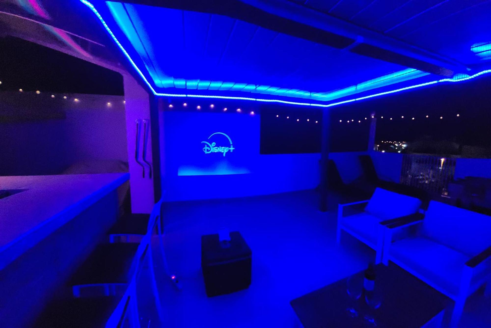 Lagoon Penthouse Apartment *